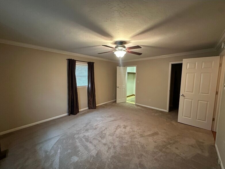 Master Bedroom - 12294 Highway 45