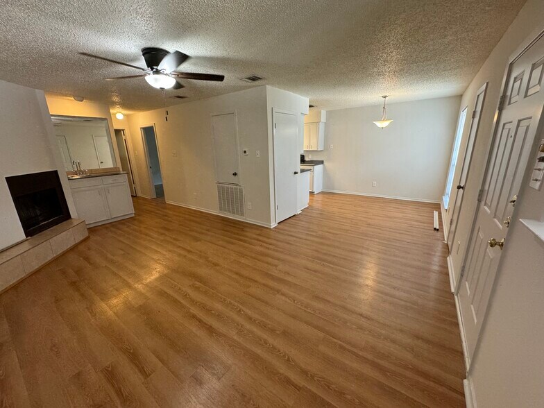 View from corner of family room facing dining area - 7000 Oak Meadow Cir