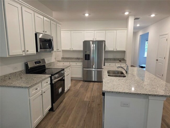 Building Photo - 372 Red Dragon Dr