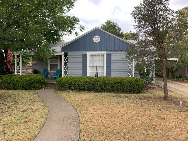 Primary Photo - Pre-Leasing - 2-Bedroom Minutes from Texas...
