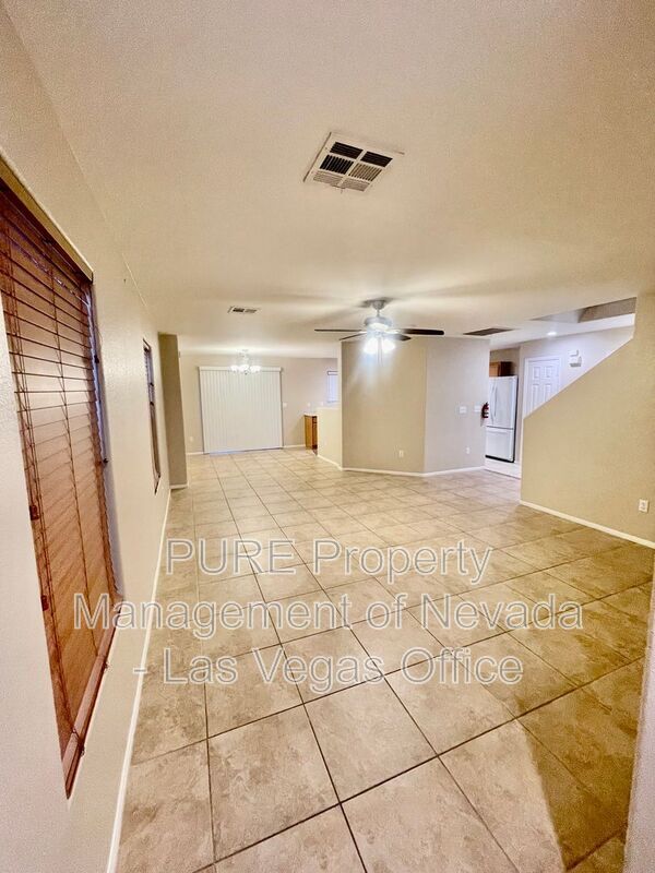 Building Photo - 3528 Laguna Veneta Ave