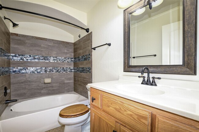 Building Photo - 3 bedroom 2 bathroom ranch style home in Chino Valley with RV parking