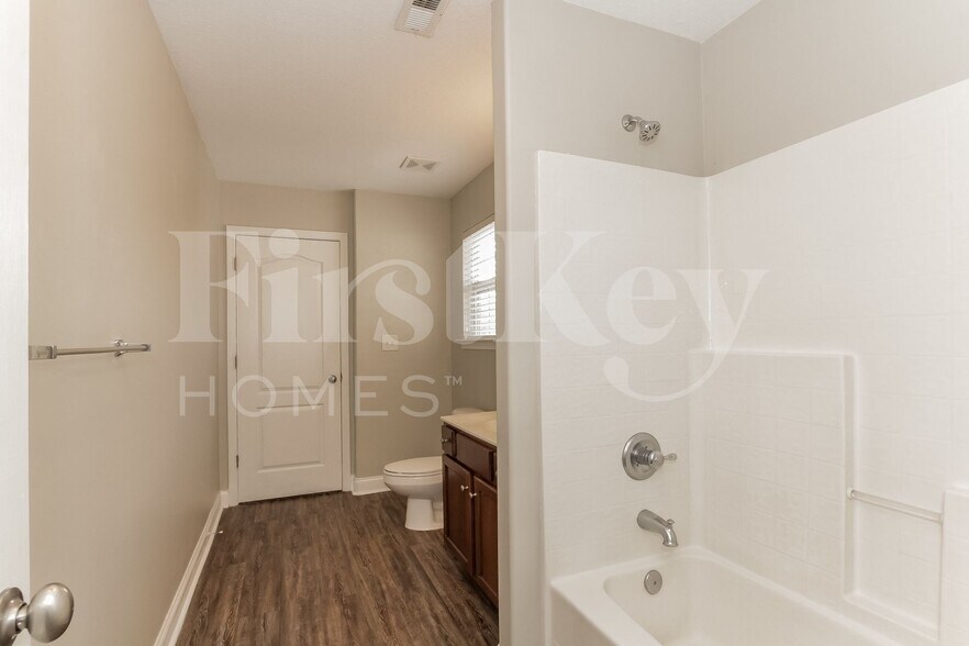 Building Photo - 7225 Caley St