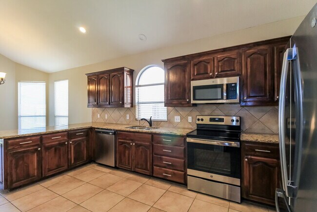 Building Photo - 3205 Stonecrop Trail