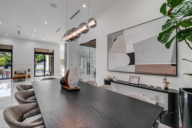 Building Photo - 250 NW 129th Ave