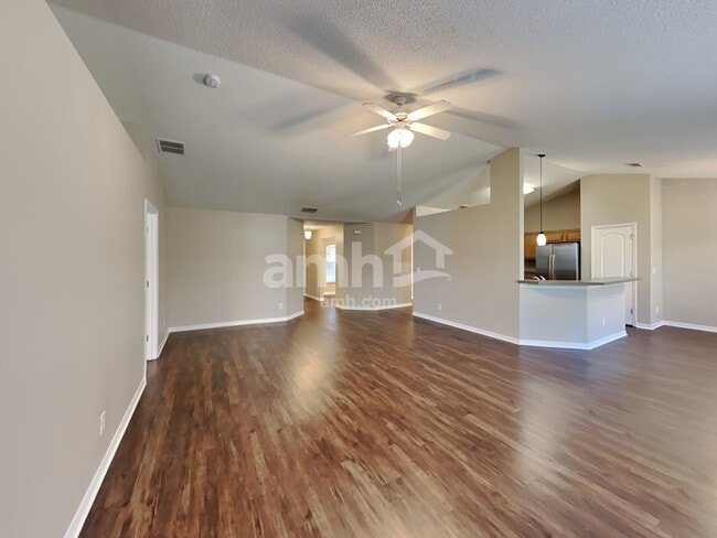 Building Photo - 1913 Southern Oak Loop