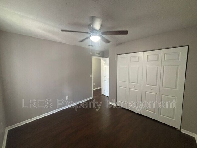 Building Photo - 1605 Terrace Dr