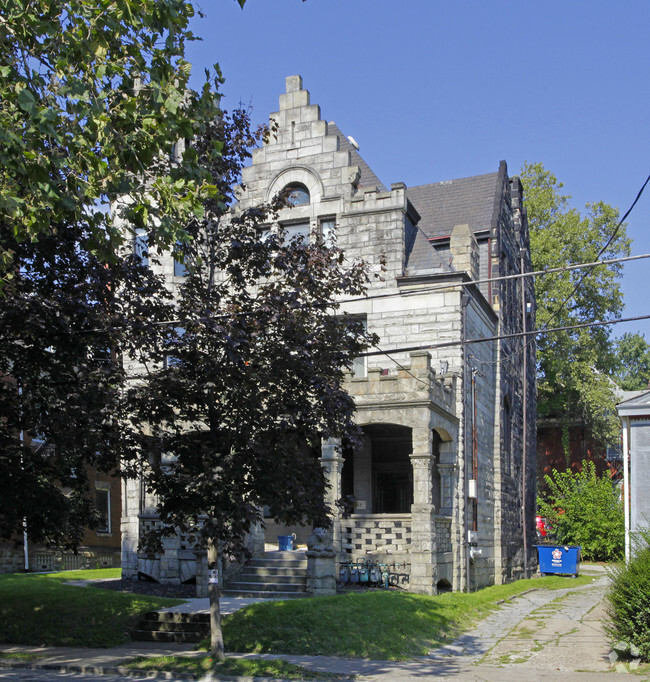 Primary Photo - 334 S Negley Ave