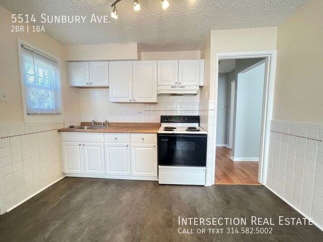 Building Photo - 5514 Sunbury Ave