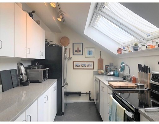 Building Photo - 623 Tremont St