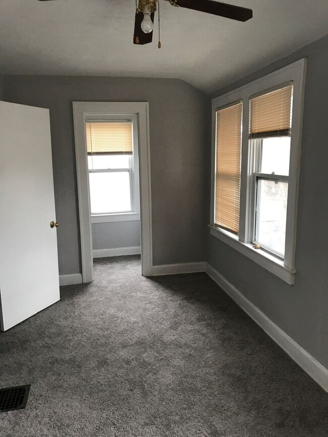 Building Photo - Newly Rehabbed 3 Bedroom