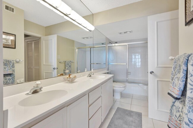 Building Photo - 5380 N Ocean Dr