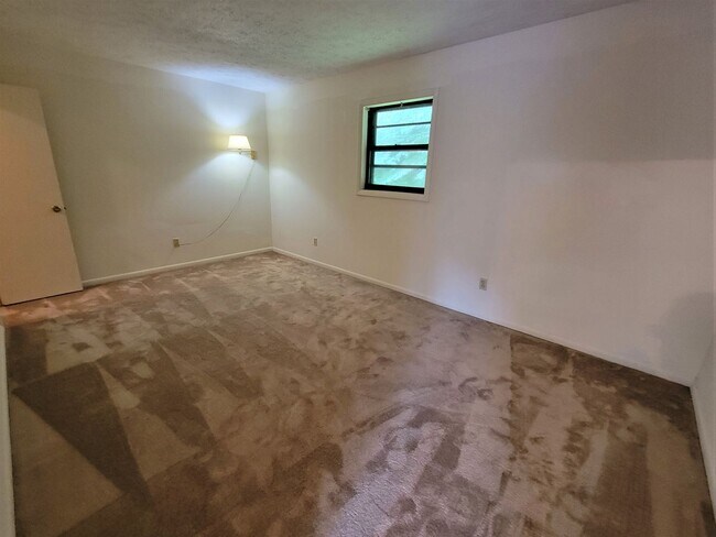 Building Photo - Desirable High Country Condo, Larger 1/1; Will Go Fast!!!!