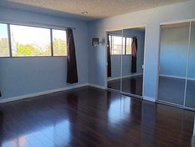 Building Photo - Charming 2-Bedroom, 2-Bathroom Gardena Con...