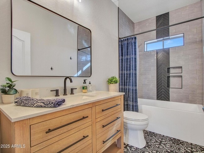 Building Photo - 4326 W Kenai Dr