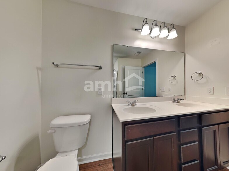 Building Photo - 208 Orion Way