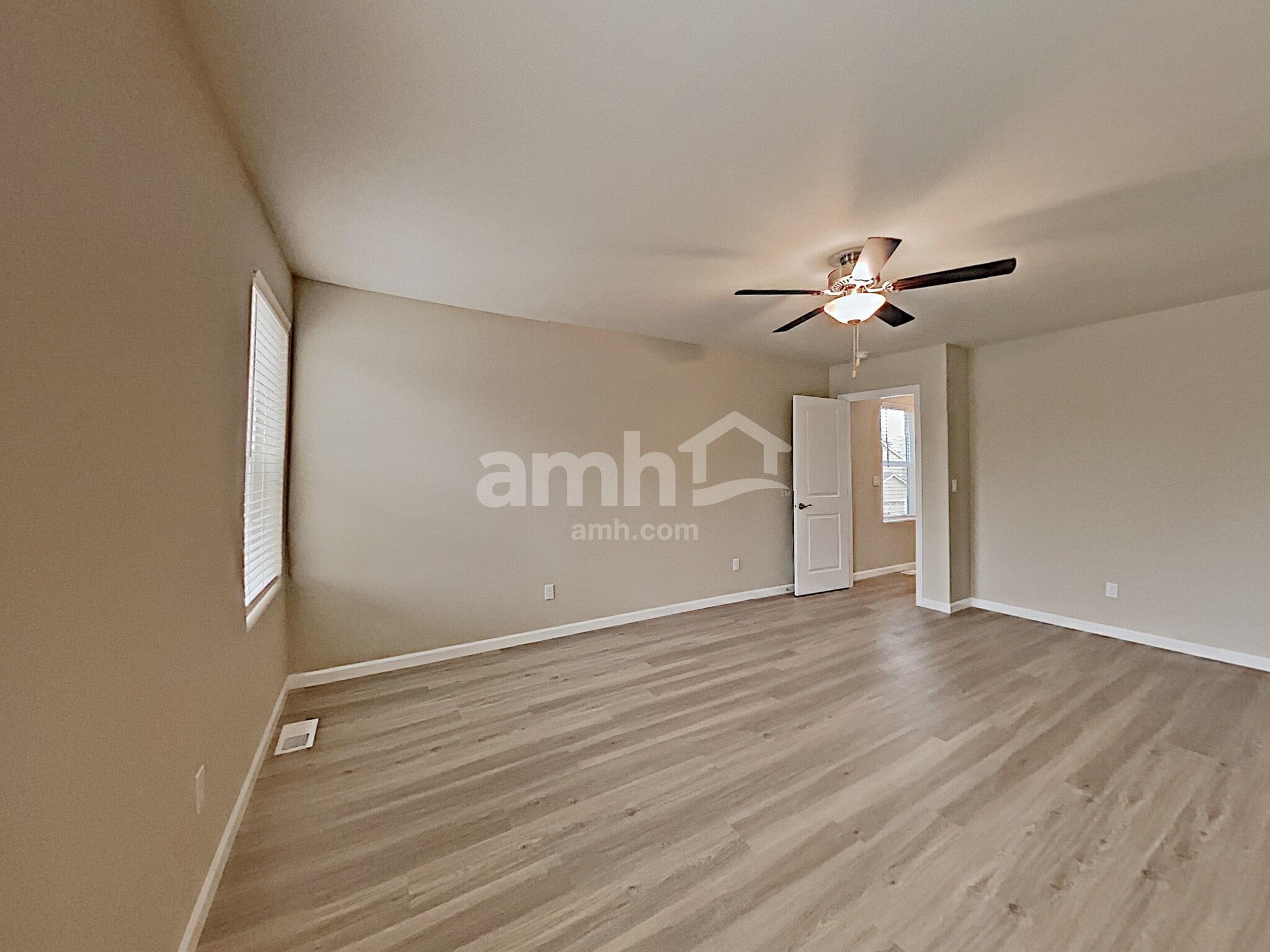 Building Photo - 5748 86th Dr NE