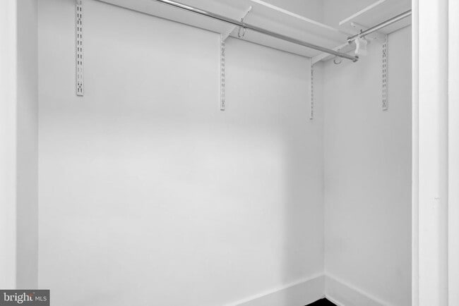 Building Photo - 515 N Washington St