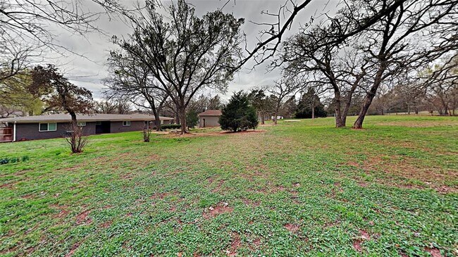 Building Photo - 1409 E Covell Rd