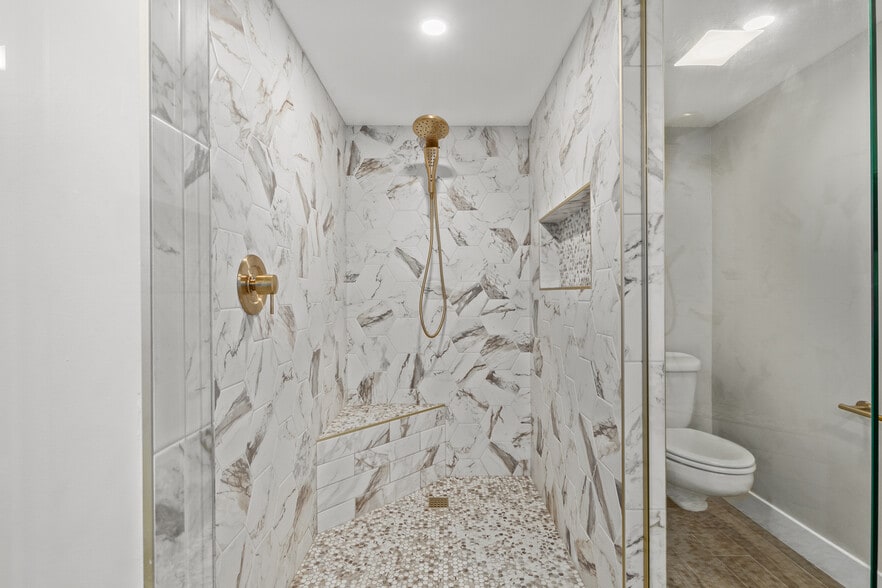 Building Photo - 6502 N Central Ave