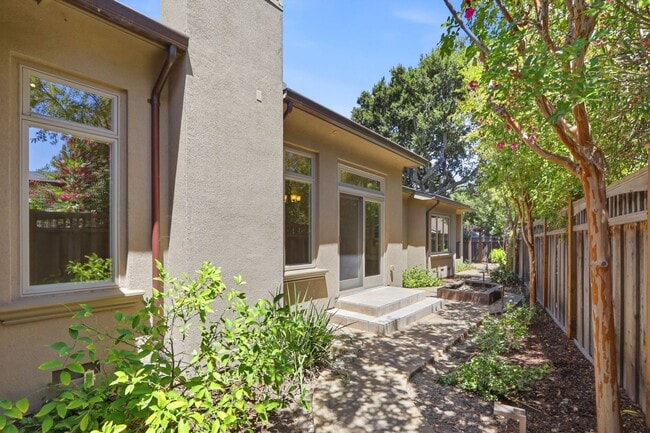 Building Photo - 16771 Frank Ave
