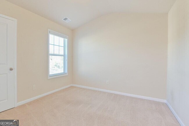 Building Photo - 4665 Woodbine Way