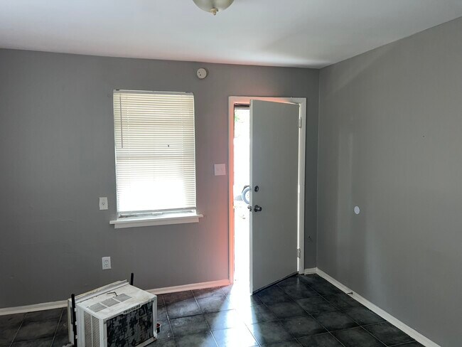 Building Photo - 2251 Stovall Ave