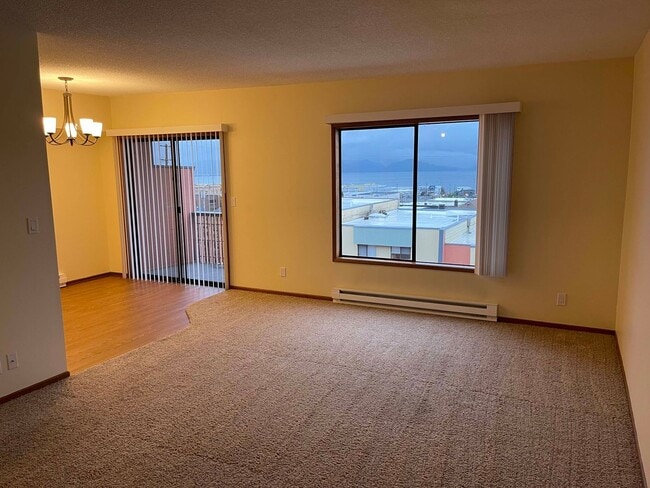 Interior Photo - Illahee South Apartments