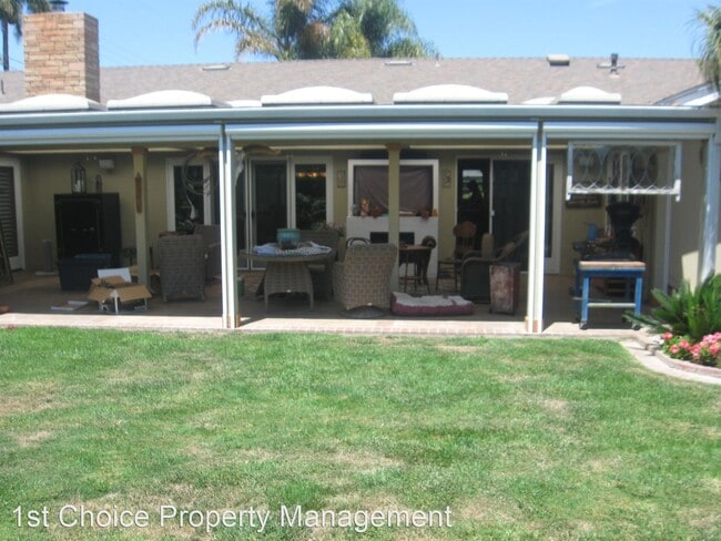 Building Photo - 3 br, 3 bath House - 312 E. Las Flores Way