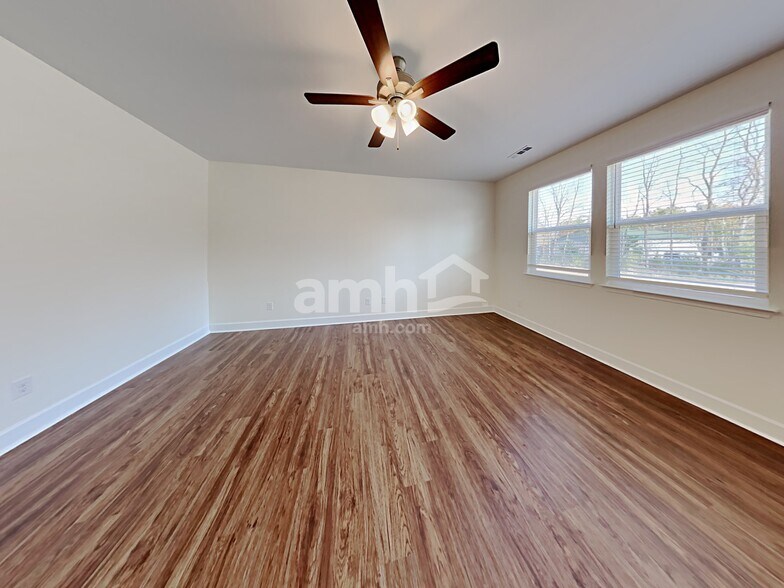 Building Photo - 2924 Throneberry Ln