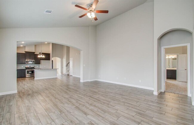 Building Photo - 2442 Wembley Way