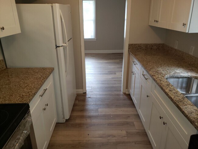 Building Photo - Wonderful Westridge