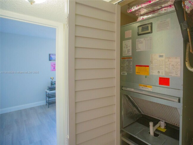 Building Photo - 9400 W Flagler St