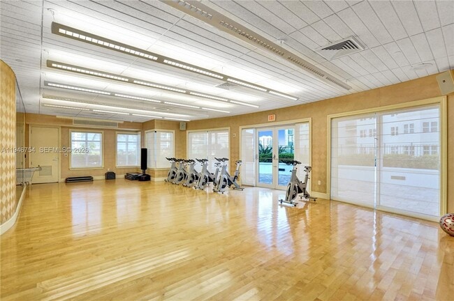 Building Photo - 20000 E Country Club Dr