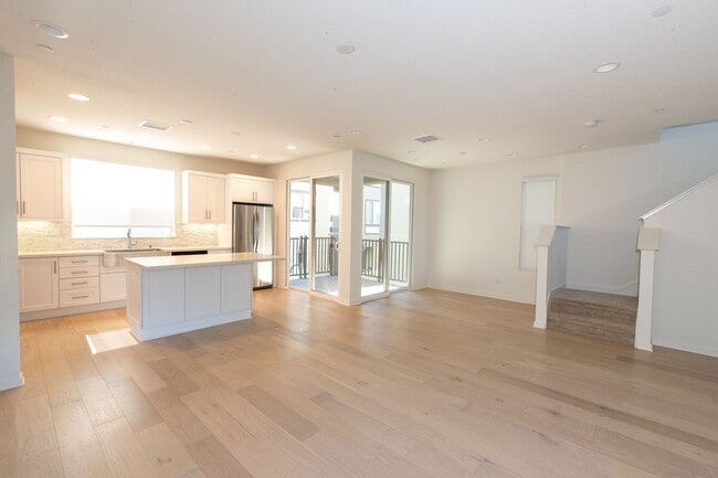 Building Photo - Highly Desired 4 Bedroom Floor Plan in Lig...