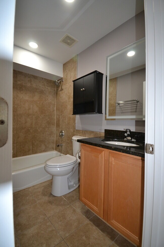 Building Photo - 17528 71st Ave