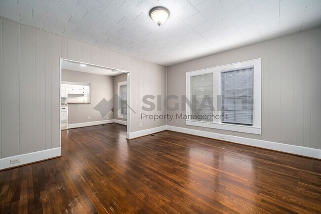 Building Photo - 529 Telford Ln