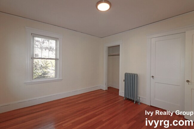 Building Photo - 394-396 Mt Auburn St