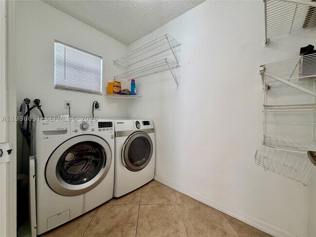 Building Photo - 12619 NW 11th Pl