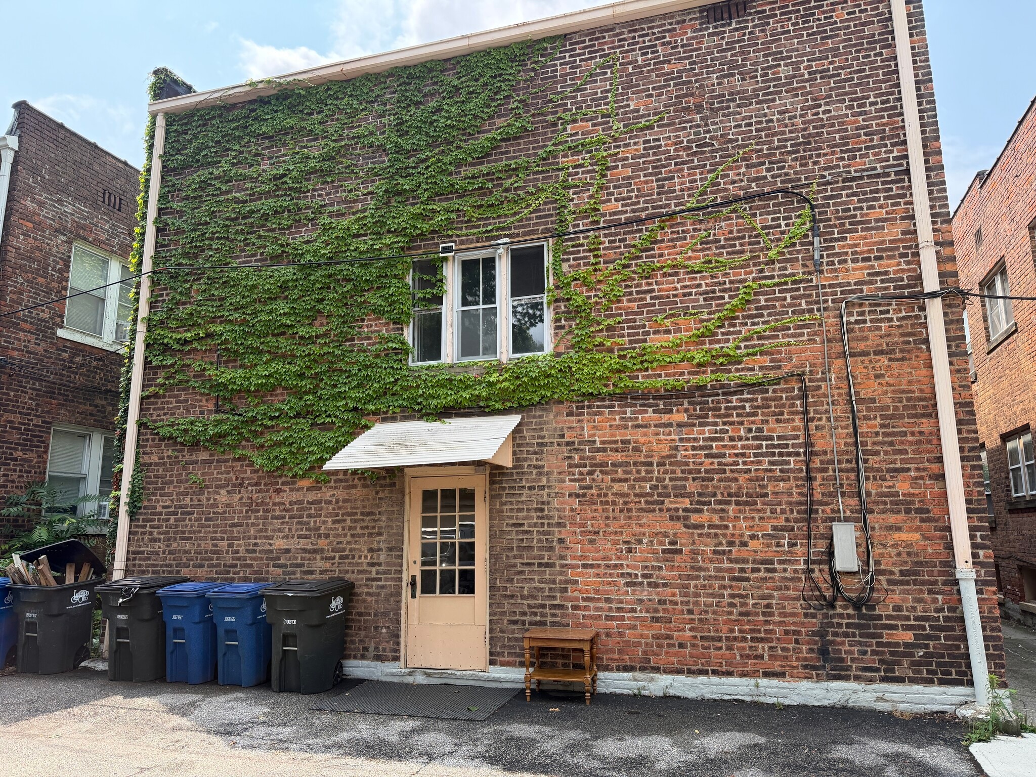 Building Photo - 1357 Phelps Ave