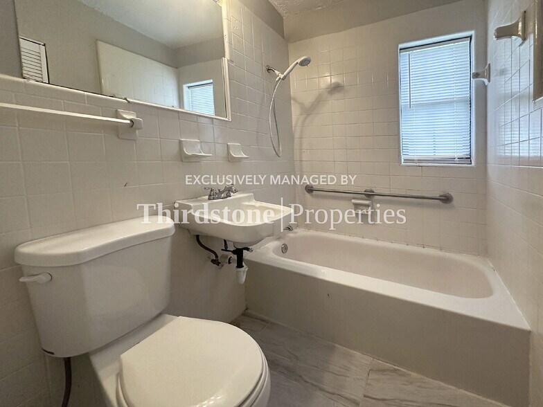 Building Photo - 1803 Wofford Ave