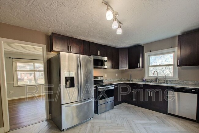 Building Photo - 200 Cynthia Dr