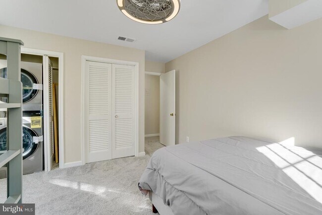 Building Photo - 5902 Surrey Hill Pl