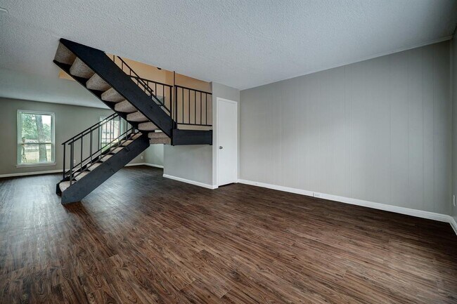 Building Photo - 10306 Hammerly Blvd