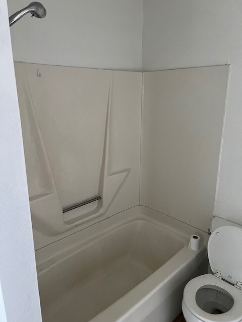 Building Photo - 900 Savannah Ave