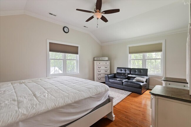 Building Photo - 927 S Charlotte St