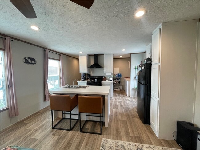 Building Photo - 20410 Telge Rd