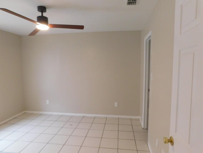 Building Photo - 105 Rockwell Way