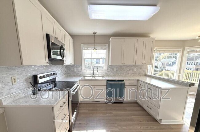 Building Photo - 804 Falling Wind Ct