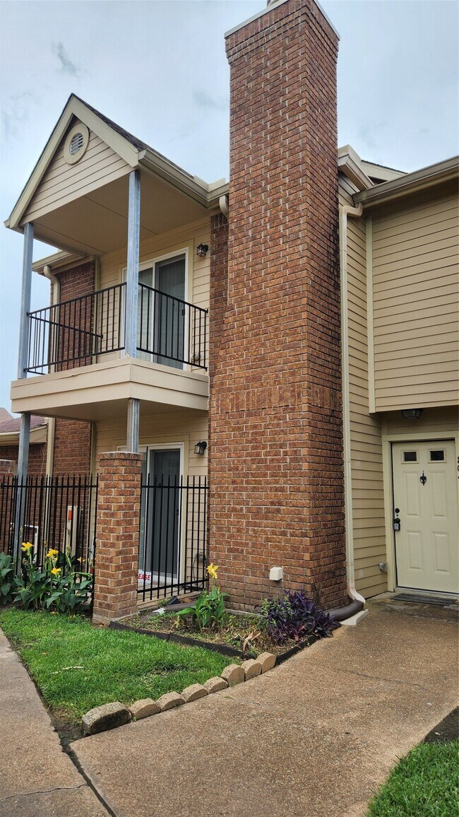 Building Photo - 3600 Jeanetta St